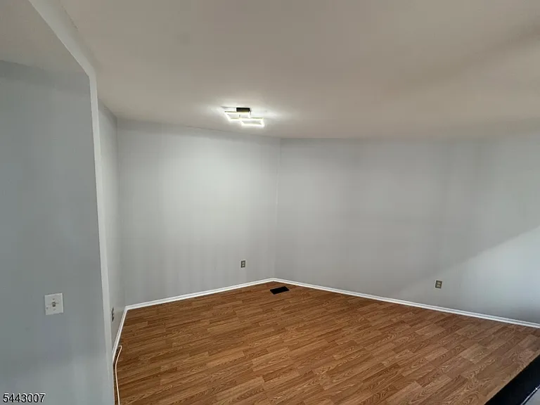 3811 Bloomingdale Dr — Photo 11