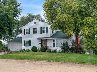 520 N Main St, Louisiana, MO 63353