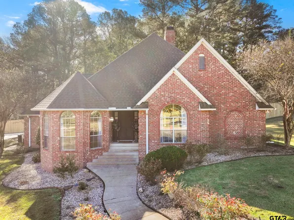 912 Fleming Dr, Mount Pleasant, TX 75455