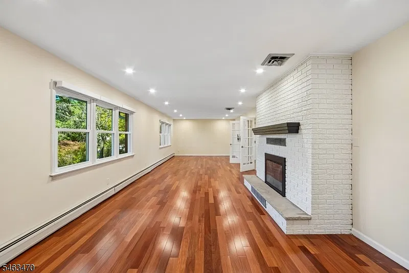 5 bed, 4.0 bath, $7,700 — Photo 3