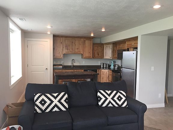 Kitchen/Dining area