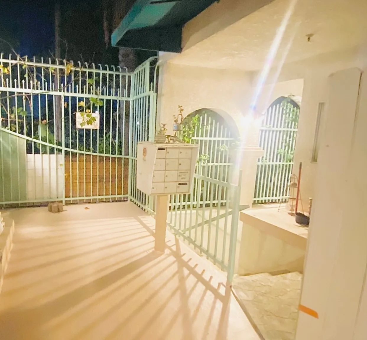2 bed, 1.5 bath, 1050 sqft, $4,500 — Photo 4