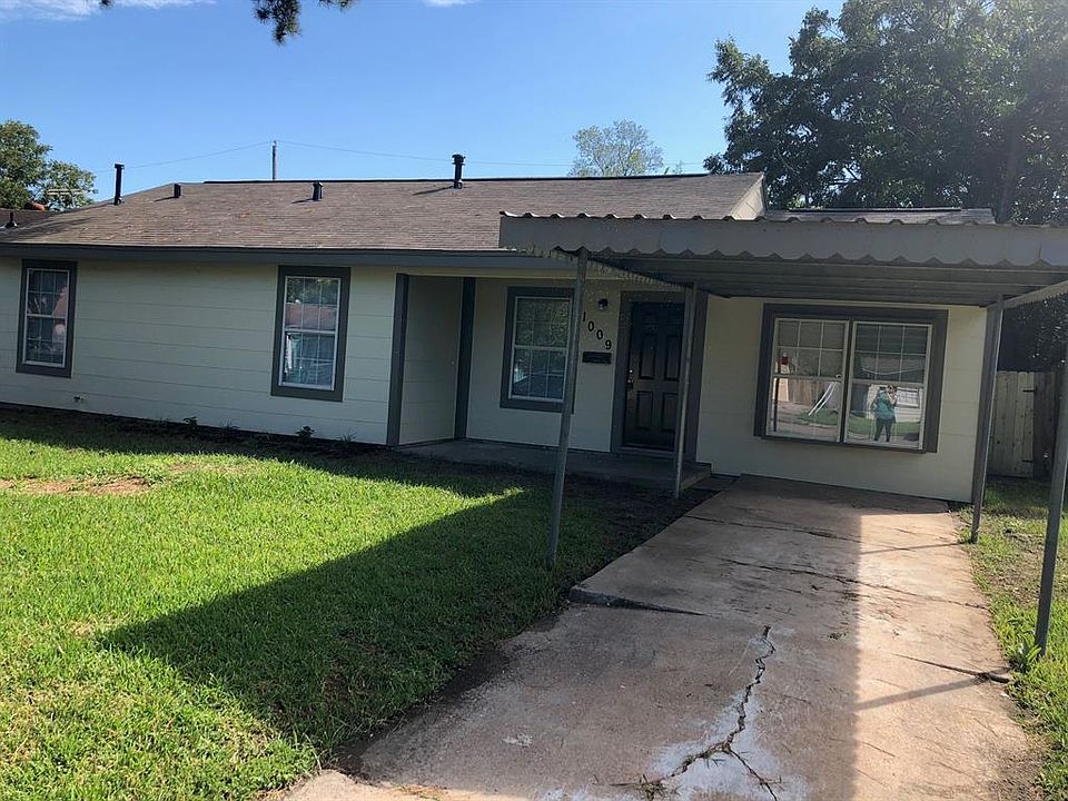 1st image of 1009 Yaupon Ave