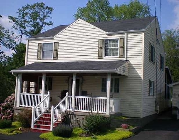 2nd image of 681 Weigles Hill Rd