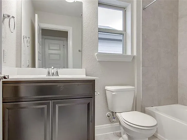 9205 Gynerium Dr — Photo 17