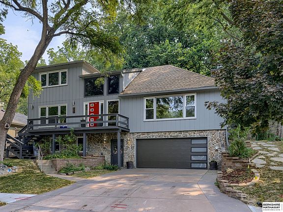 2nd image of 407 Greenbriar Ct