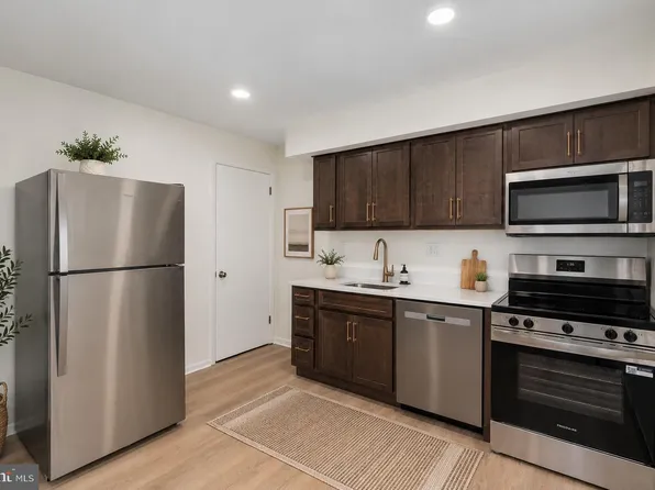 305 S Warminster Rd, Hatboro, PA