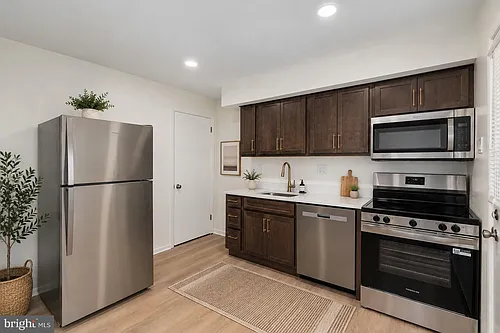 305 S Warminster Rd #D5 Photo 1