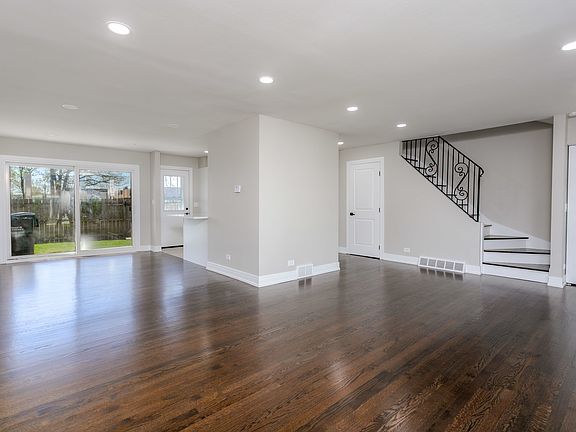 5th image of 8800 Dee Rd Unit A