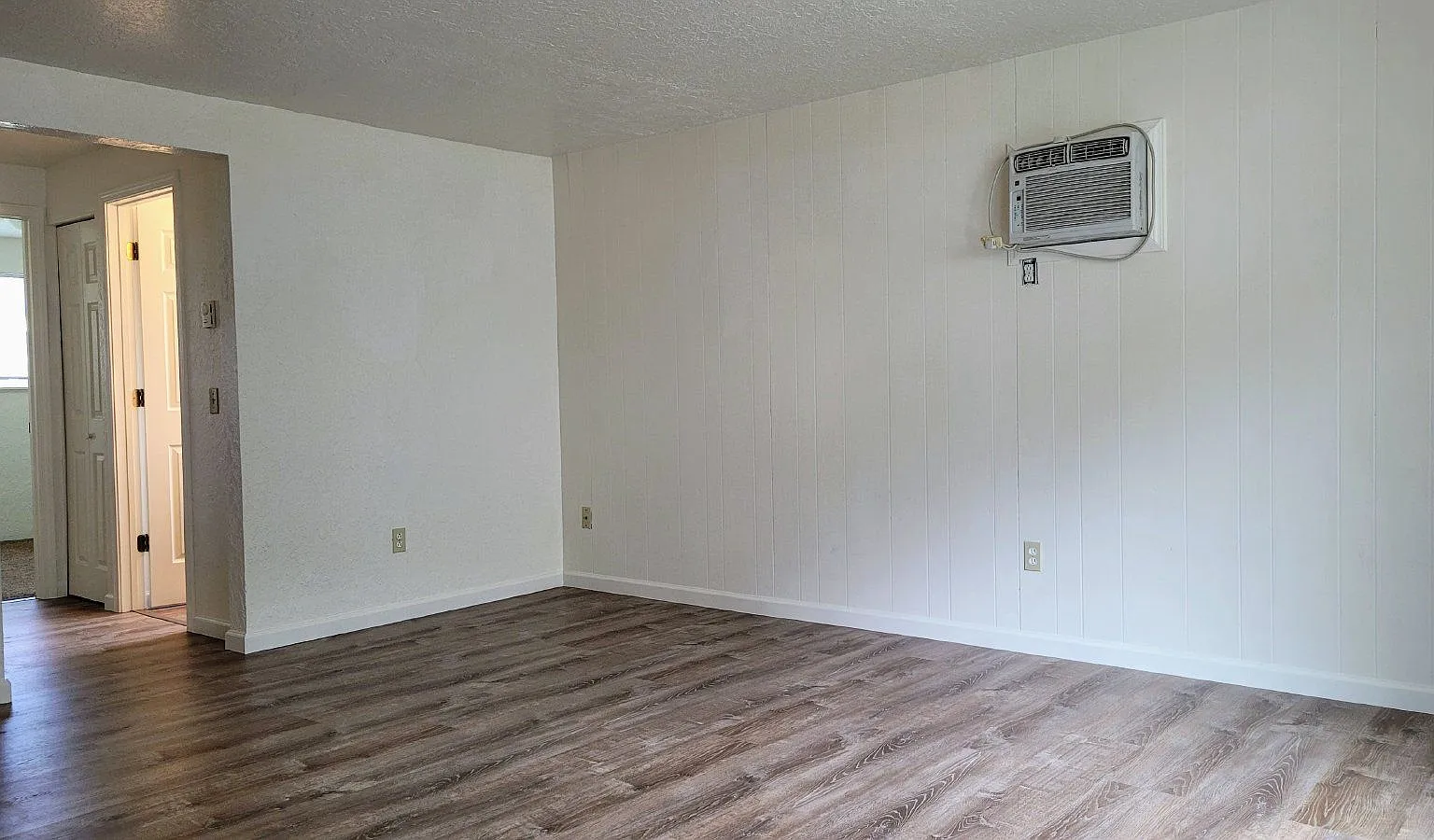 3 bed, 1.5 bath, 1200 sqft, $1,650 — Photo 3
