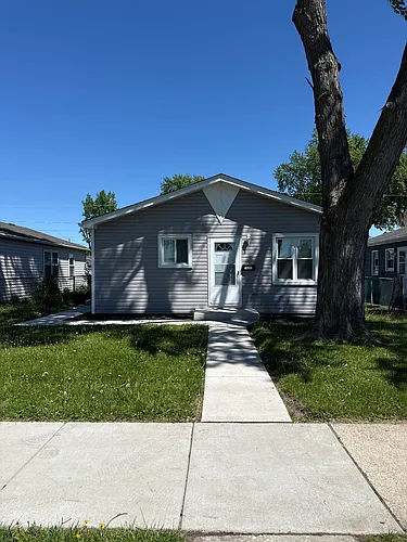 14907 S Richmond Ave Photo 1