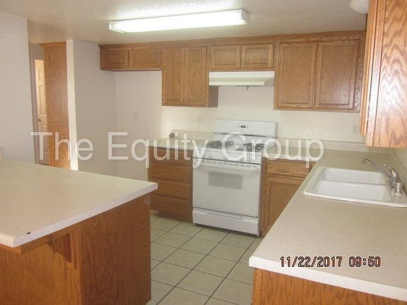 5th image of 3249 E Noble Ave