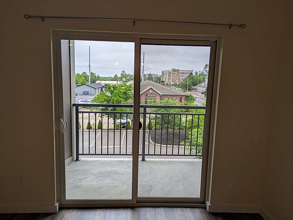 4th image of 1115 N Walnut St #203
