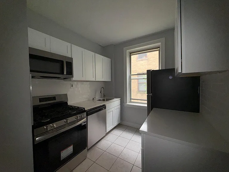 64-66 Glenwood Ave #301 — Photo 6