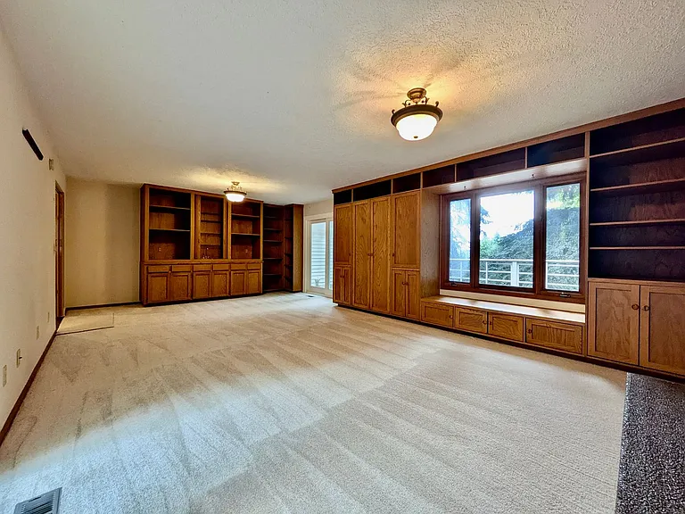18132 Westview Dr — Photo 25