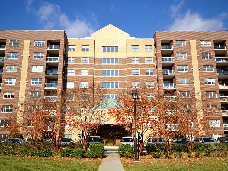 Easy, Elegant Condo Living