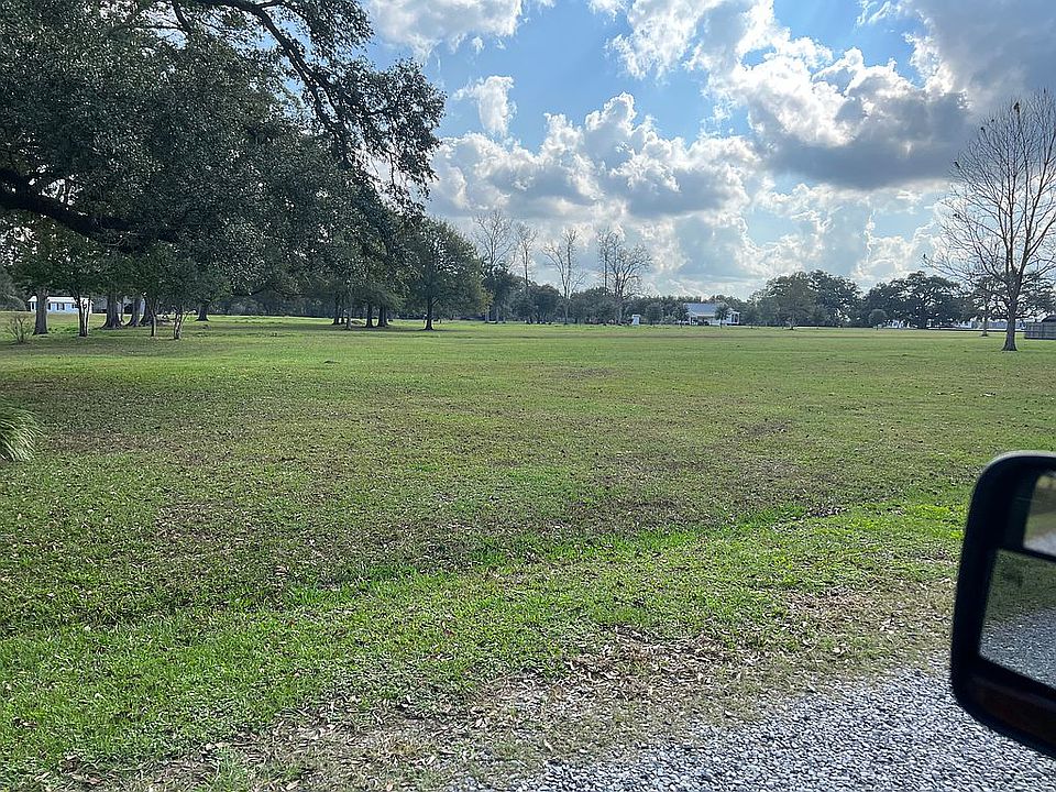 2nd image of 1034 Bayou Oaks Rd