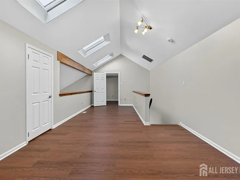 94 Beverly Hill Ter #F — Photo 21