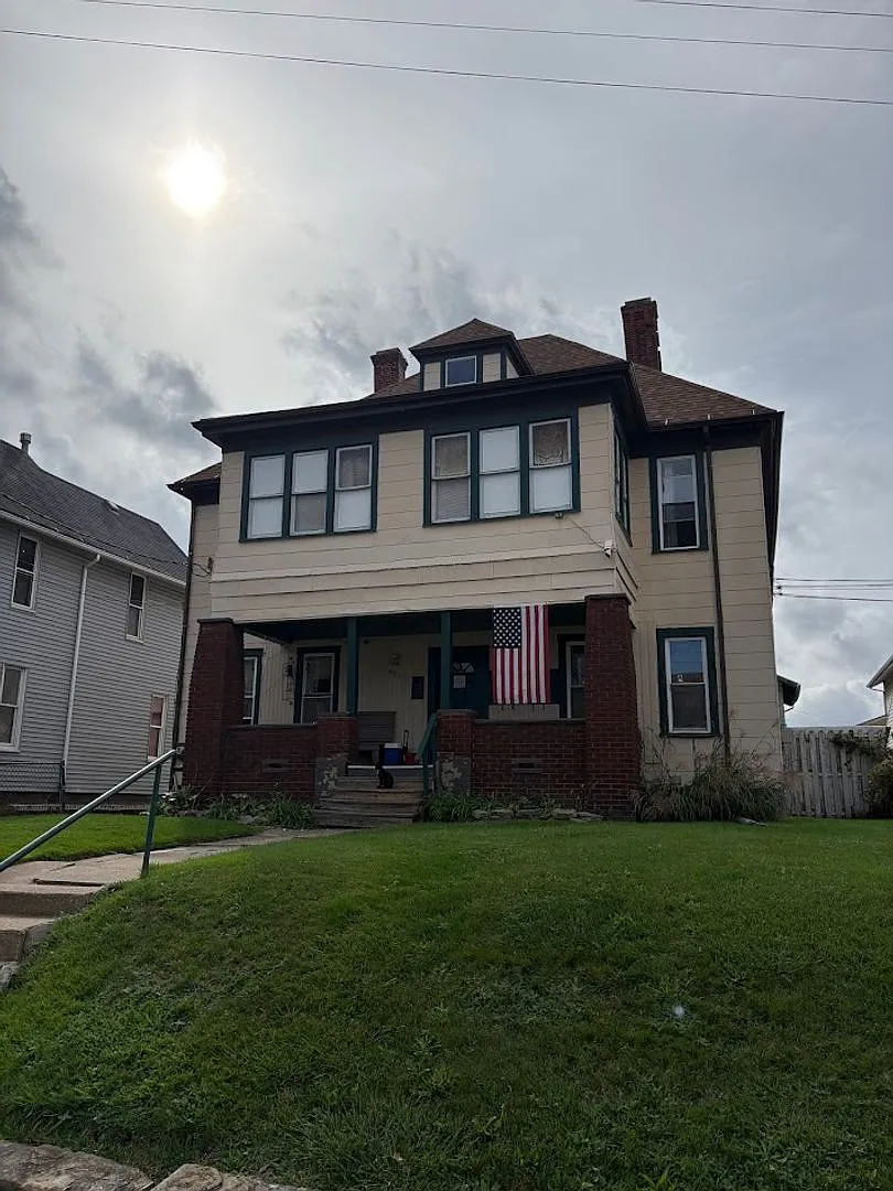 601 Brown Ave NW — Photo 1