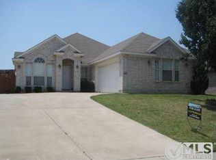 4485 Savage Station Dr, Grand Prairie, TX 75052