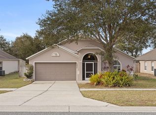 2437 Merry Rd, Tavares, FL 32778