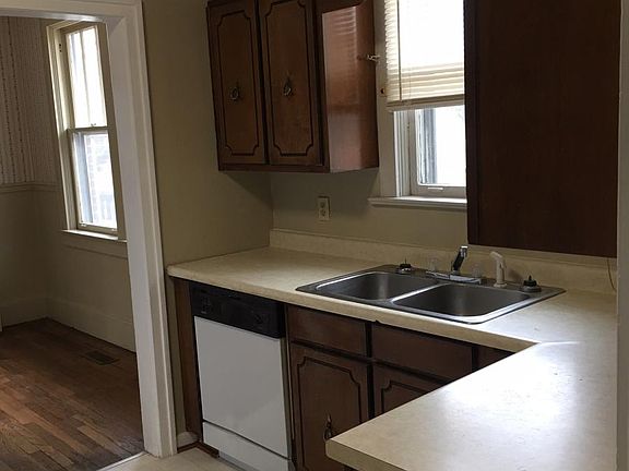 4th image of 300 E H St