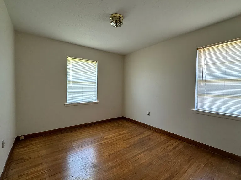 4512 NW Cheyenne Ave — Photo 8