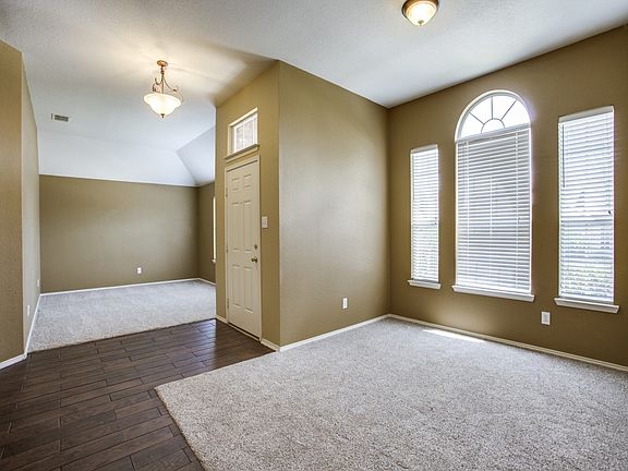 3rd image of 3420 Sugar Pine Dr