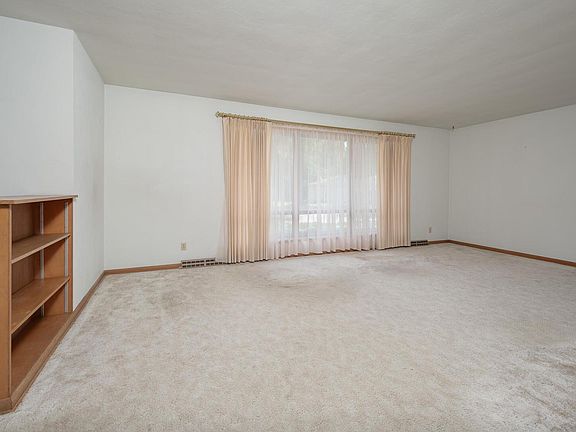 5th image of 2711 4th Street Ct #A
