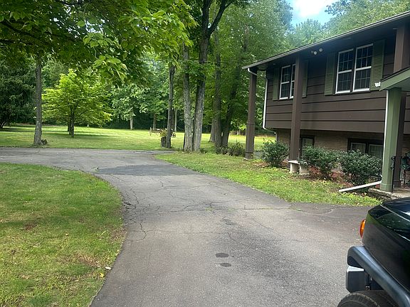 3rd image of 669 Still Hill Rd