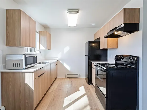 North Russell Apts-1650 N Russell