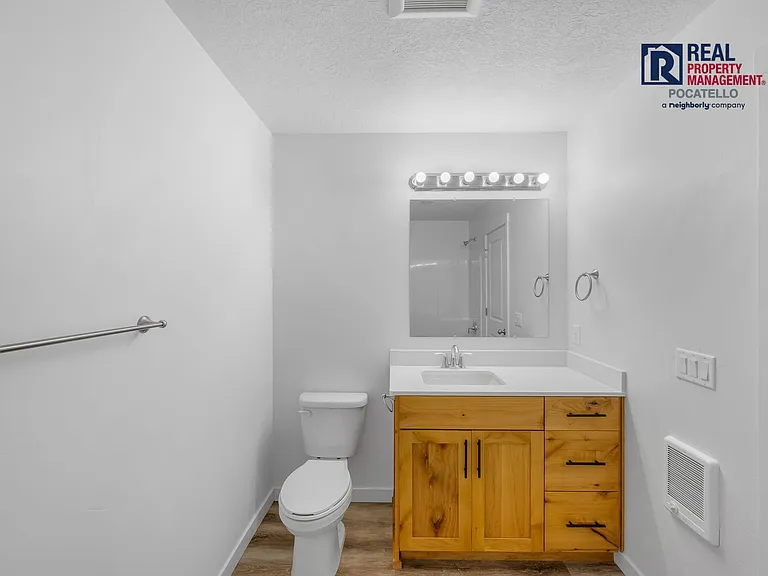 1014 W Quinn Rd #8 — Photo 14