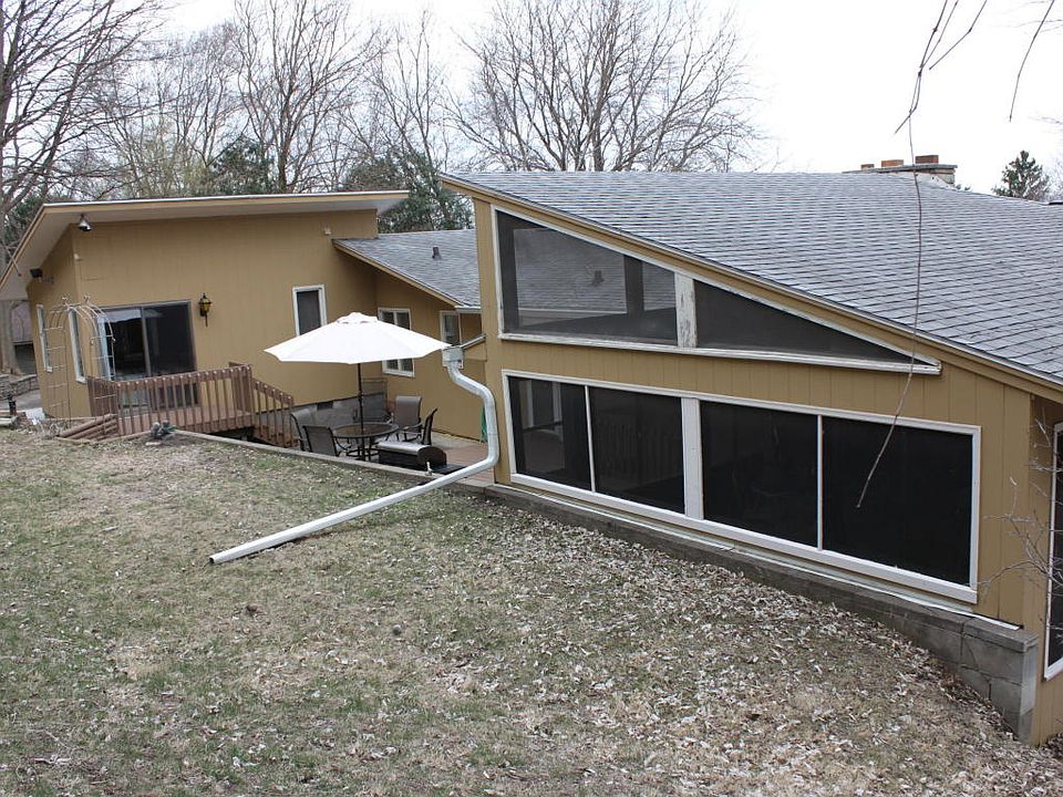 1st image of 927 Cliffwood Ln