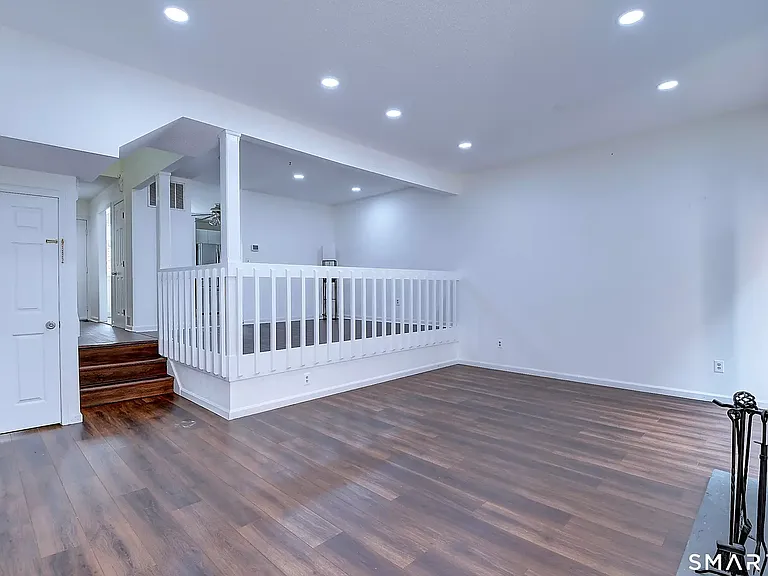 1308 Mill Pond Dr — Photo 7