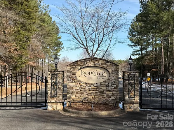 868 Bellegray Rd, Clover, SC 29710