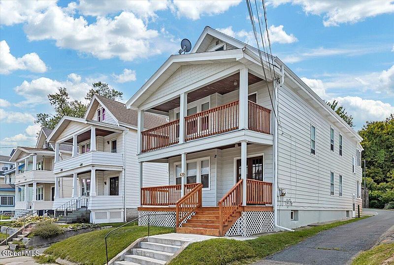 2nd image of 630 N Pearl Street