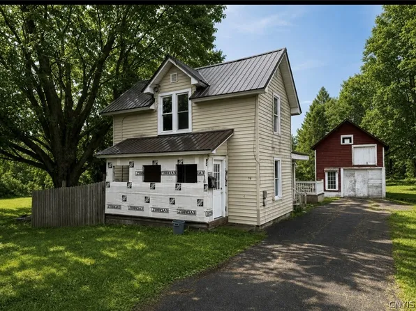 16 Rulison St, Carthage, NY 13619