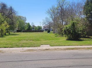 400-410 409 E Lake St, Paragould, AR 72450