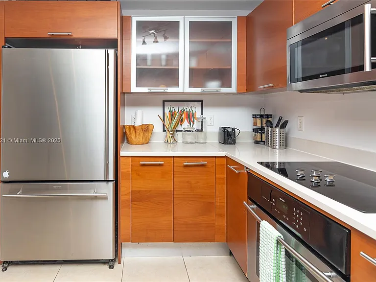 3250 NE 1st Ave #608 — Photo 9