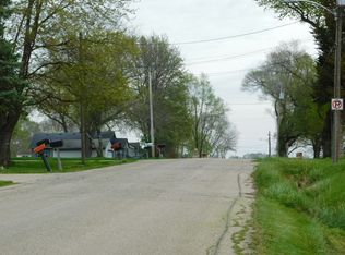 2095 E Leland Ave, Des Moines, IA 50320