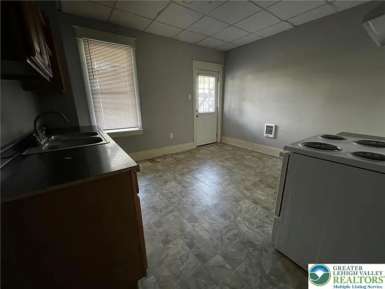 10 Valley St #3 — Photo 2