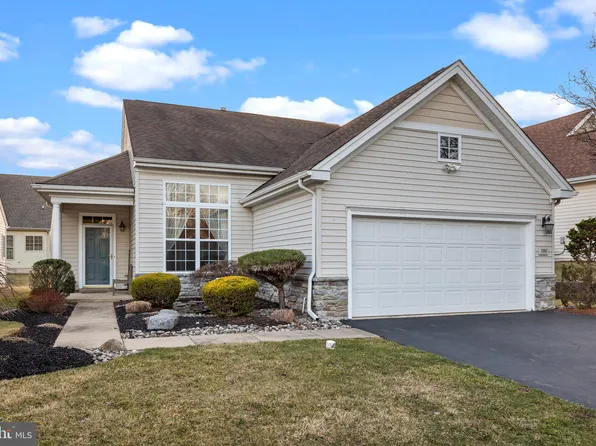 1202 Scott Pl, Warminster, PA 18974
