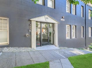 Spacious Retreat with Hardwood Floors, High Ceilings & Prime Downtown Seattle Location!, Seattle, WA 98104