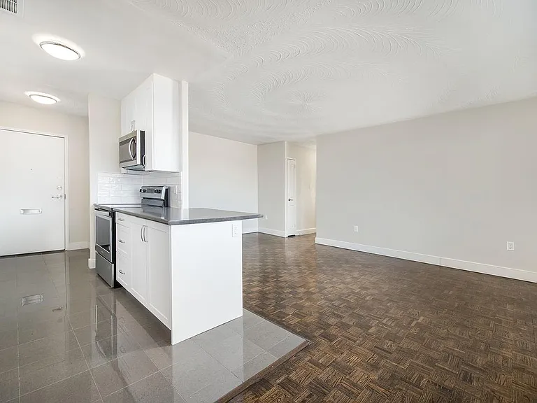 1475 Bloor St — Photo 13