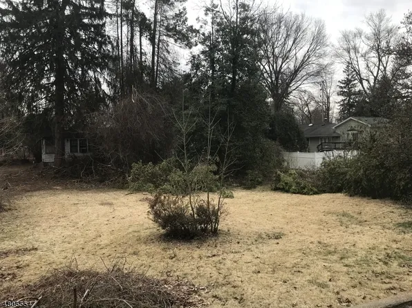 57 Pine Brook Rd, Lincoln Park, NJ 07035