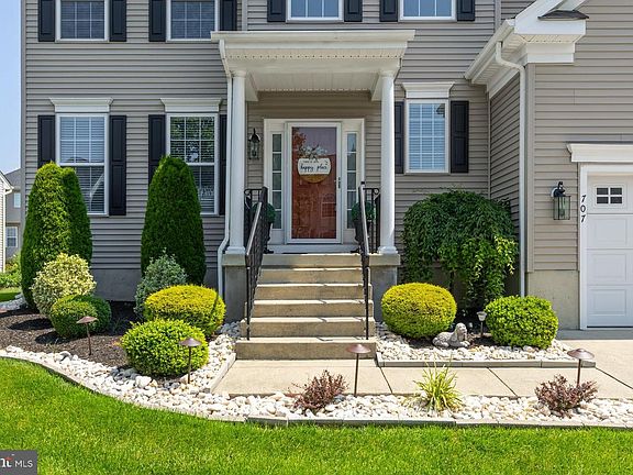 2nd image of 707 Chelsea Rd