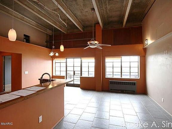2nd image of 505 Cherry St SE APT 609