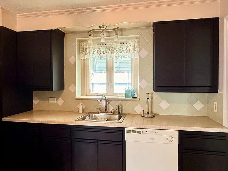 308 Eldon Ave — Photo 9