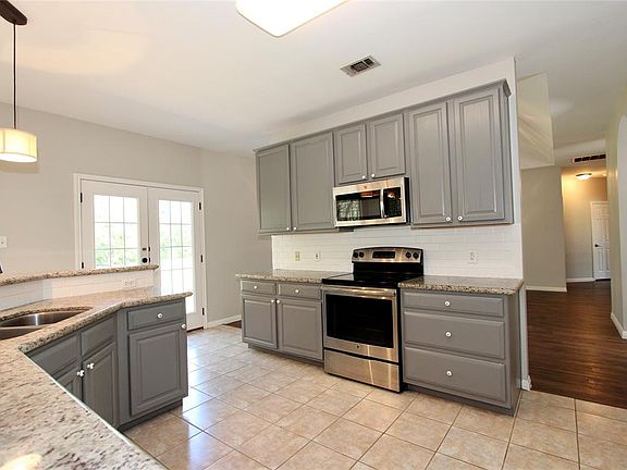 2nd image of 214 Barrington Dr
