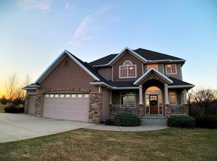 33405 Oak Ridge Ave, Redwood Falls, MN 56283